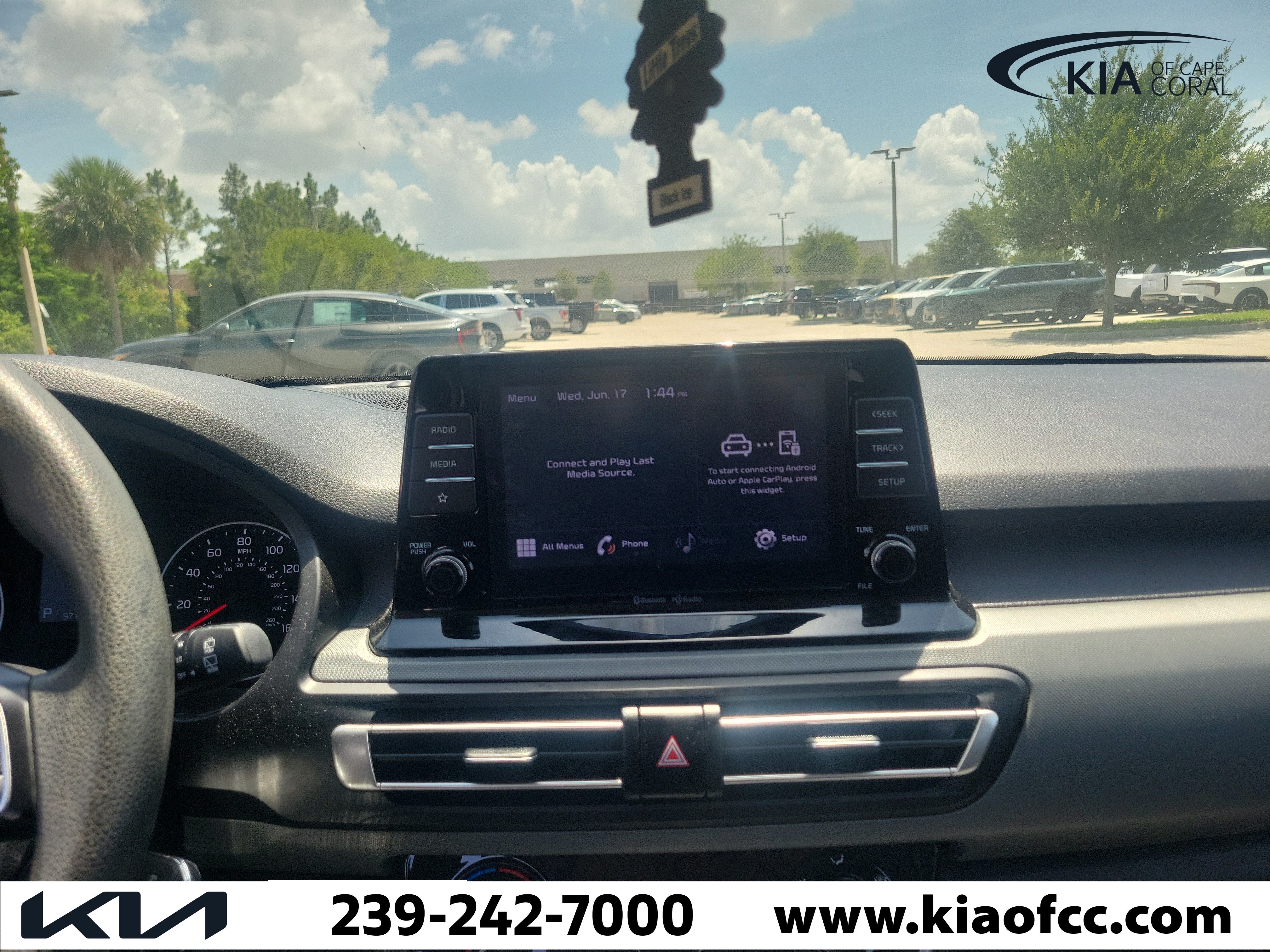 Used 2023 Kia Seltos LX AWD/4WD image 19