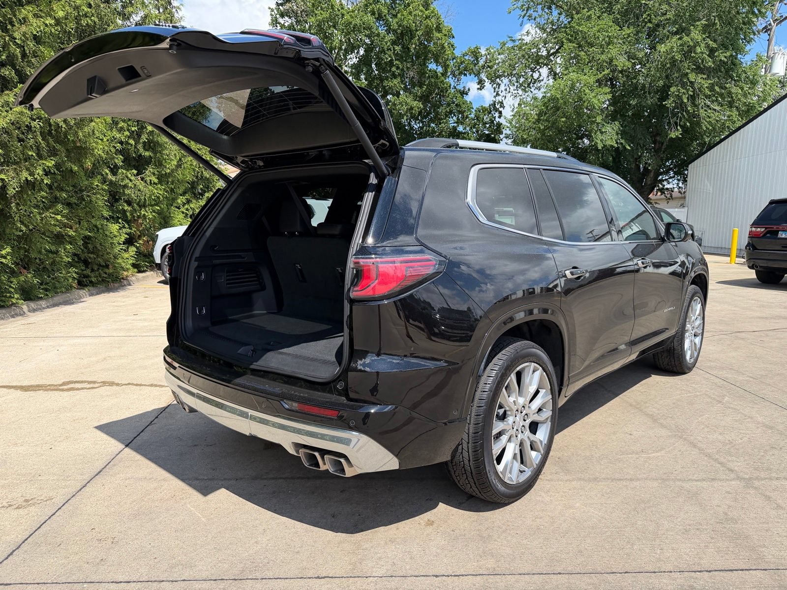 New 2026 GMC Acadia Denali w/ Super Cruise Package AWD/4WD image 35