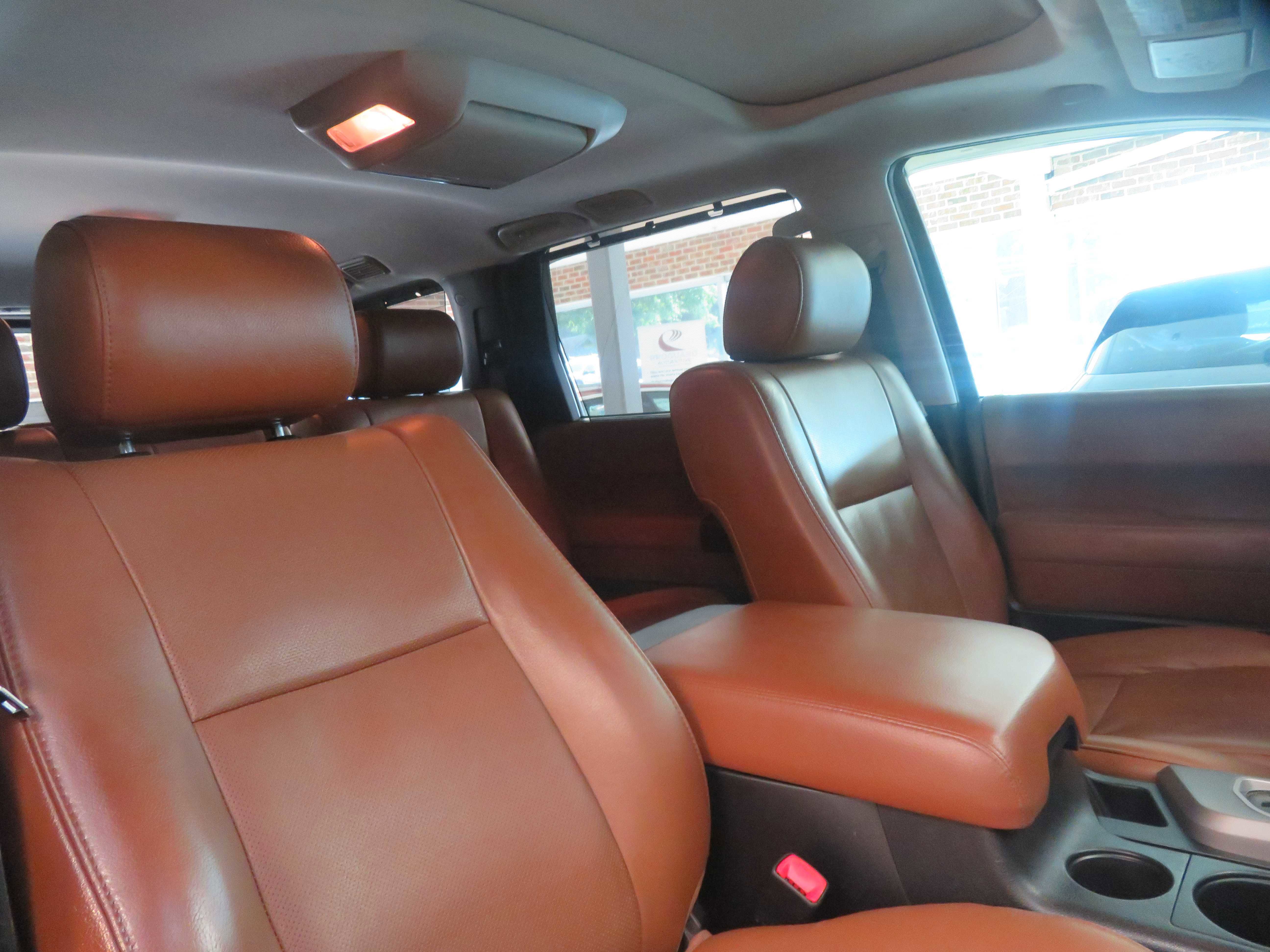 Used 2017 Toyota Sequoia Platinum AWD/4WD image 35