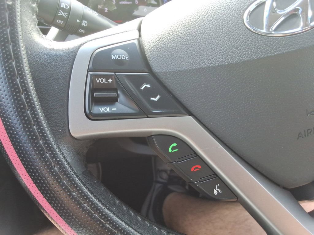 Used 2012 Hyundai Veloster w/ Tech Pkg FWD image 27