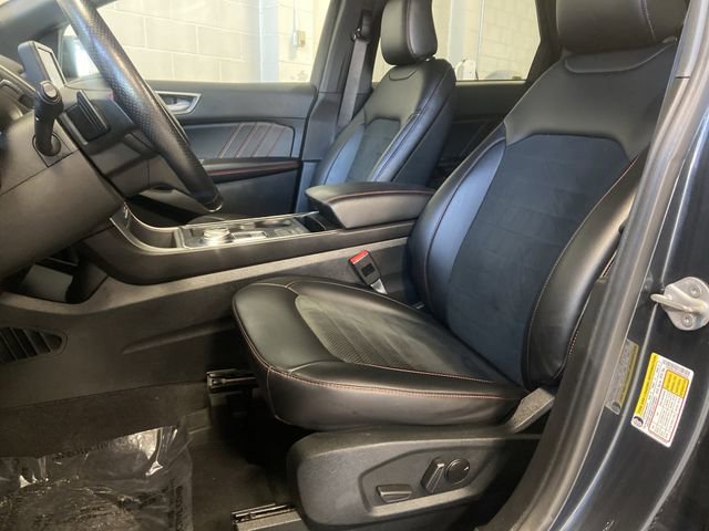 Used 2022 Ford Edge ST-Line w/ Class II Trailer Tow Package image 4