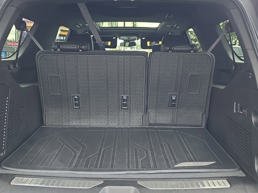 Certified 2023 Chevrolet Suburban Z71 w/ Z71 Off-Road Package image 9