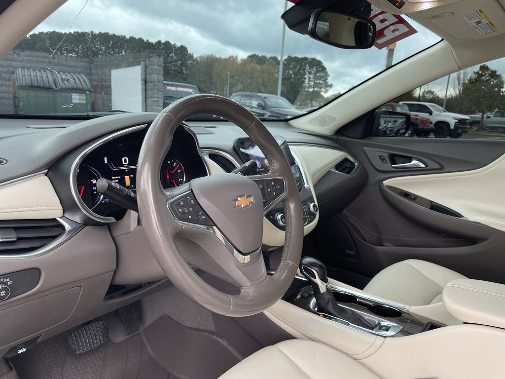 Used 2021 Chevrolet Malibu Premier image 9