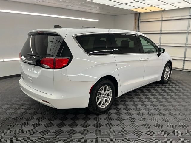 Used 2024 Chrysler Voyager LX FWD image 24