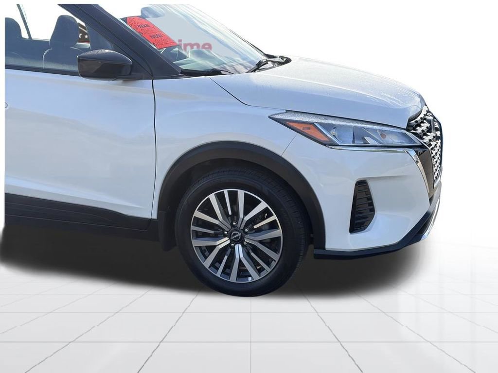 Certified 2023 Nissan Kicks SV FWD image 8
