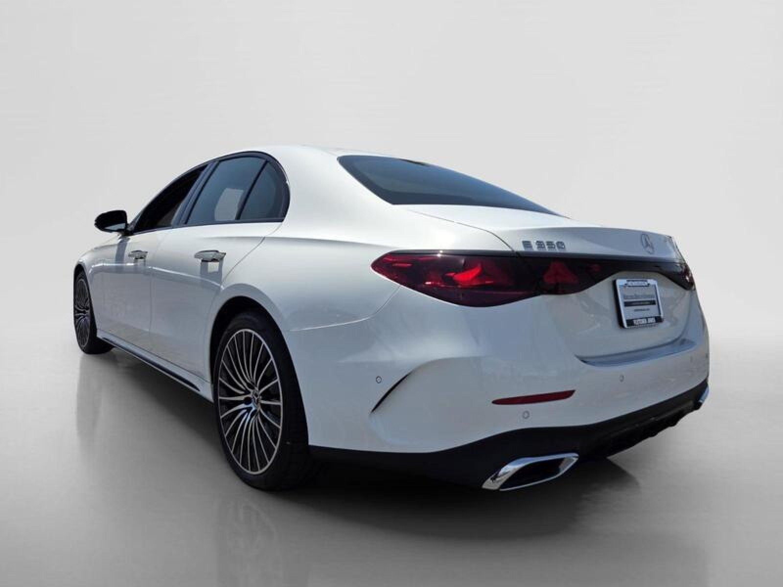 New 2027 Mercedes-Benz E 350 Sedan image 3