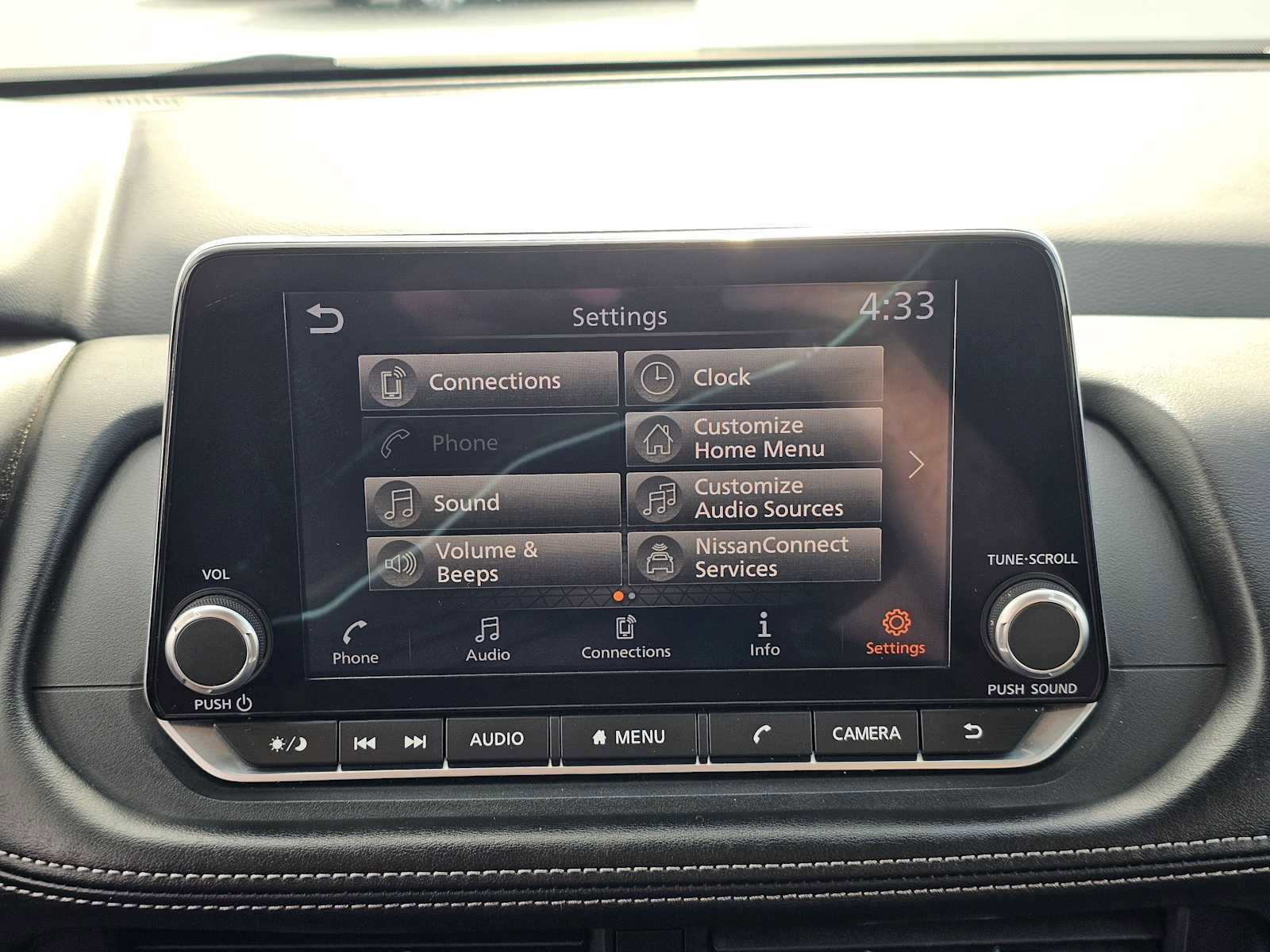 Used 2024 Nissan Rogue SV image 25