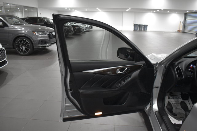 Used 2018 INFINITI Q50 Luxe RWD image 9