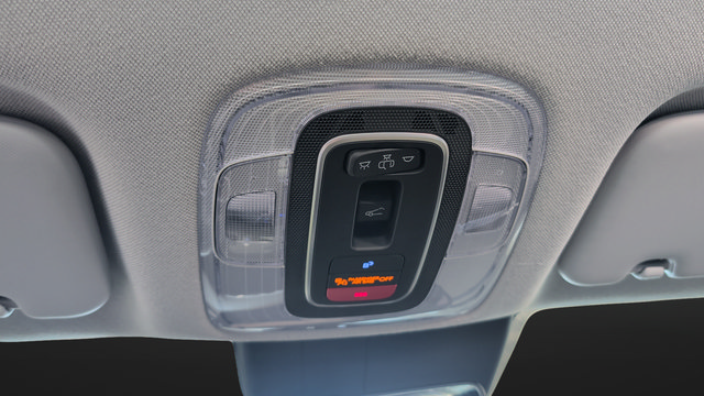 Certified 2025 Hyundai Elantra Limited FWD image 31