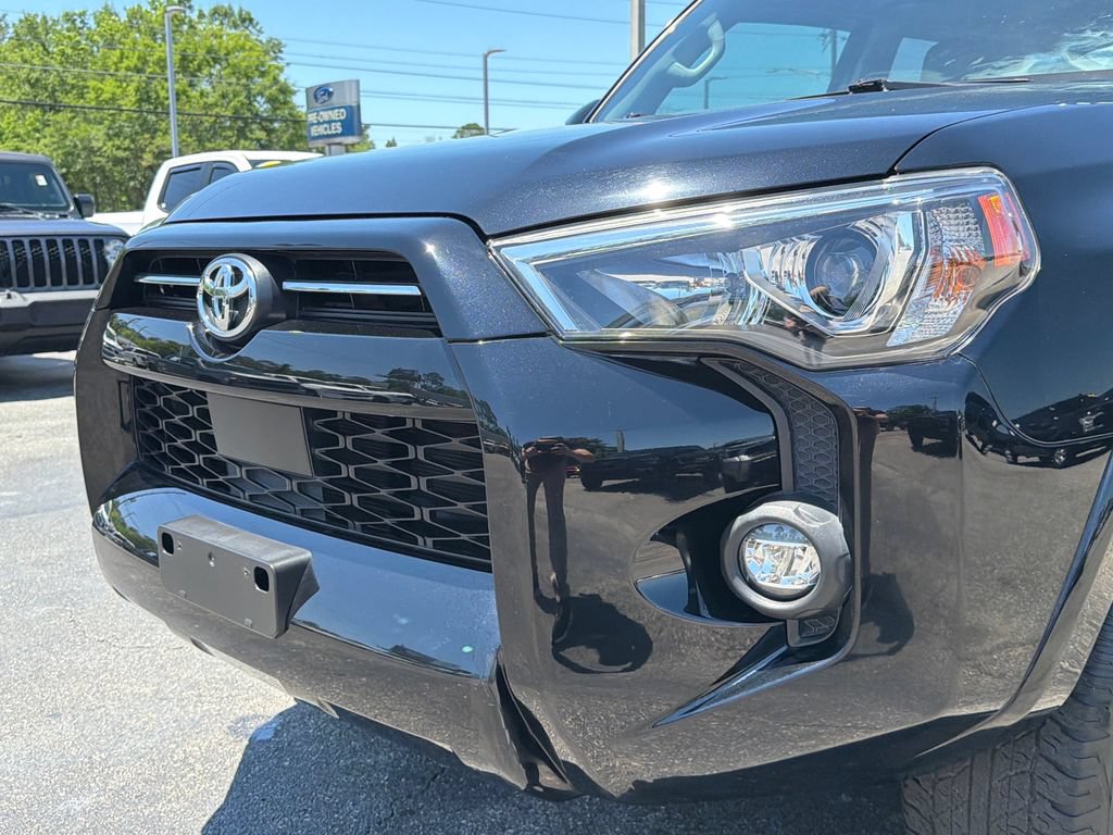 Used 2021 Toyota 4Runner SR5 Premium w/ Moonroof Package AWD/4WD image 13