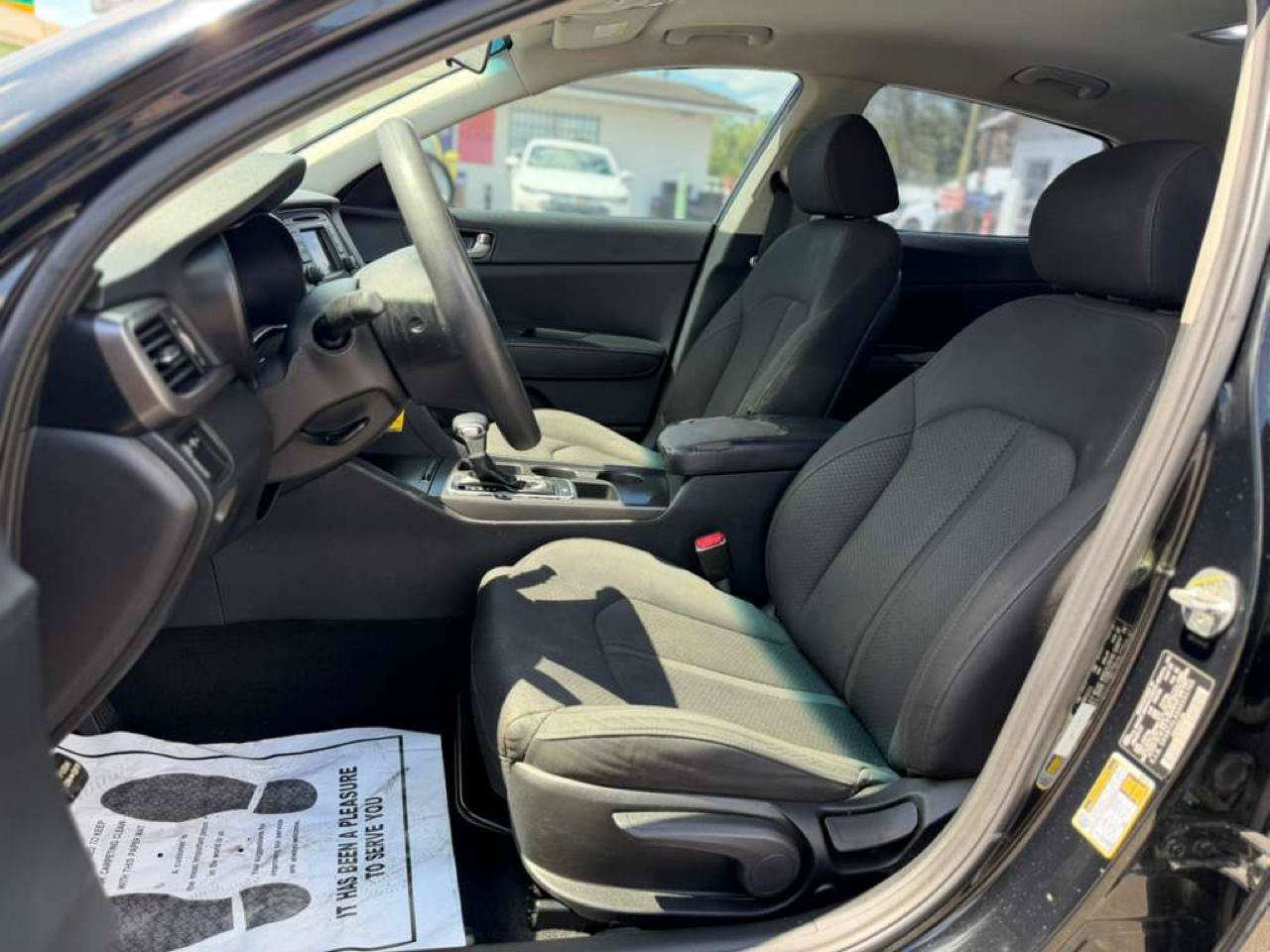 Used 2017 Kia Cadenza Technology FWD image 12