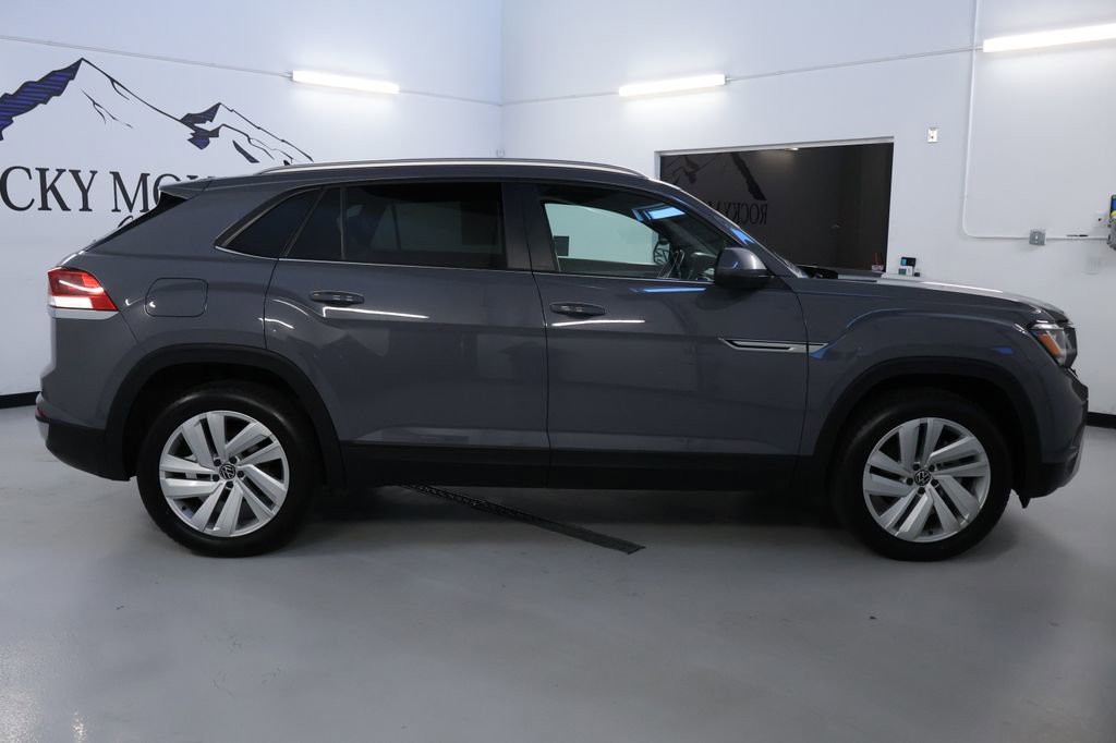 Used 2022 Volkswagen Atlas Cross Sport SE image 8