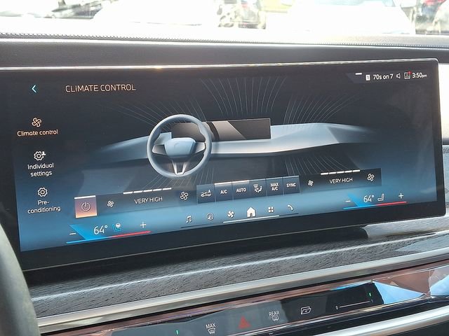 Used 2023 BMW 760i xDrive w/ Executive Package image 18