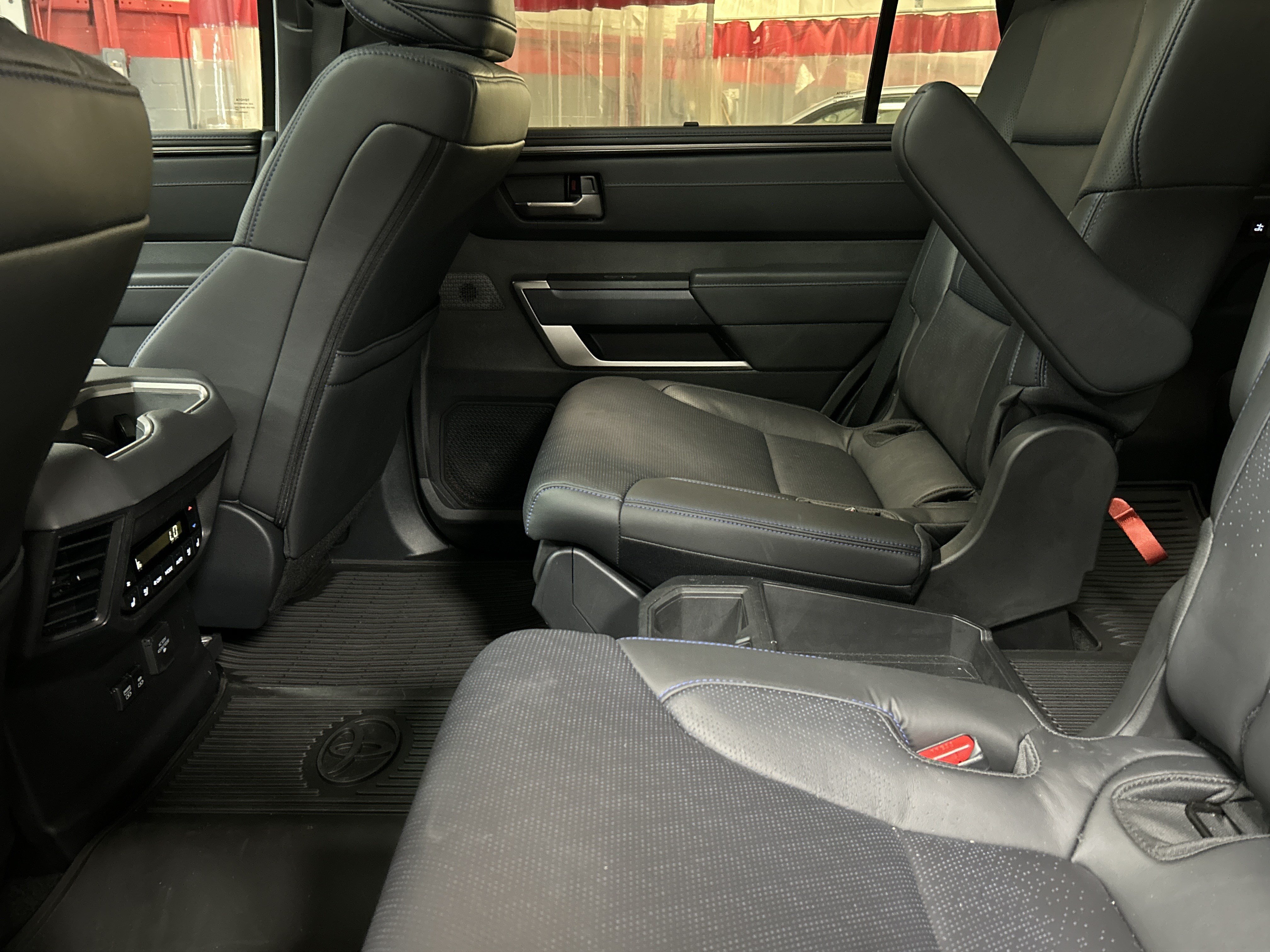 Used 2026 Toyota Sequoia Platinum AWD/4WD image 31
