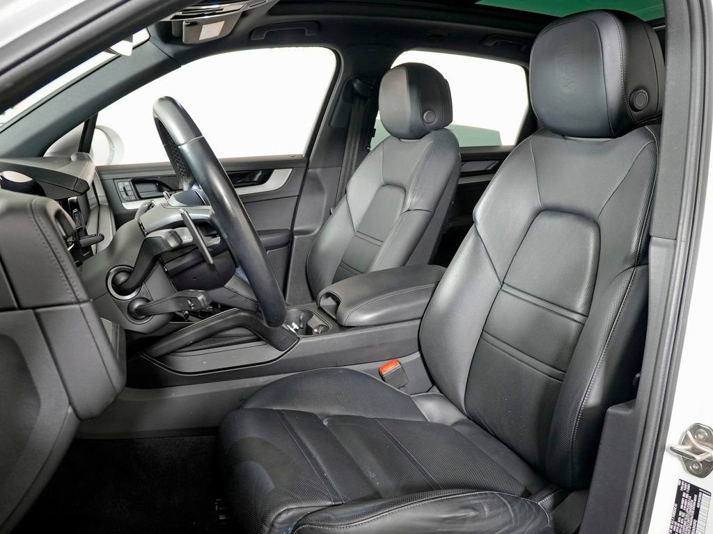 Certified 2024 Porsche Cayenne S w/ Premium Package Plus AWD/4WD image 5