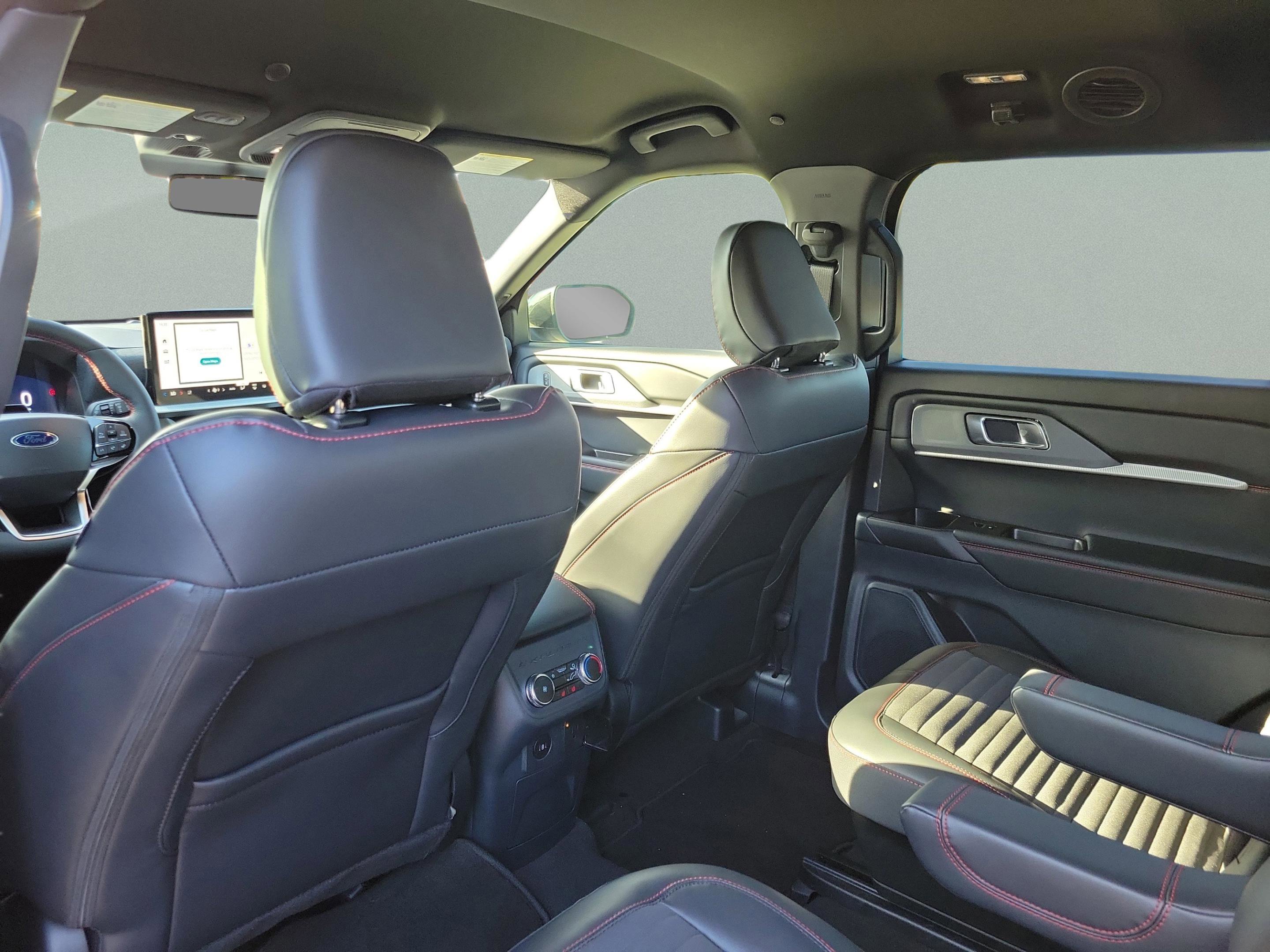 New 2025 Ford Explorer ST-Line w/ Premium Package image 24
