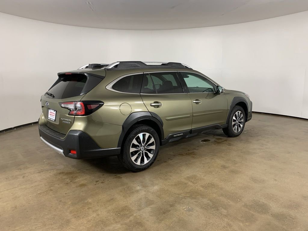 Used 2023 Subaru Outback Touring AWD/4WD image 8