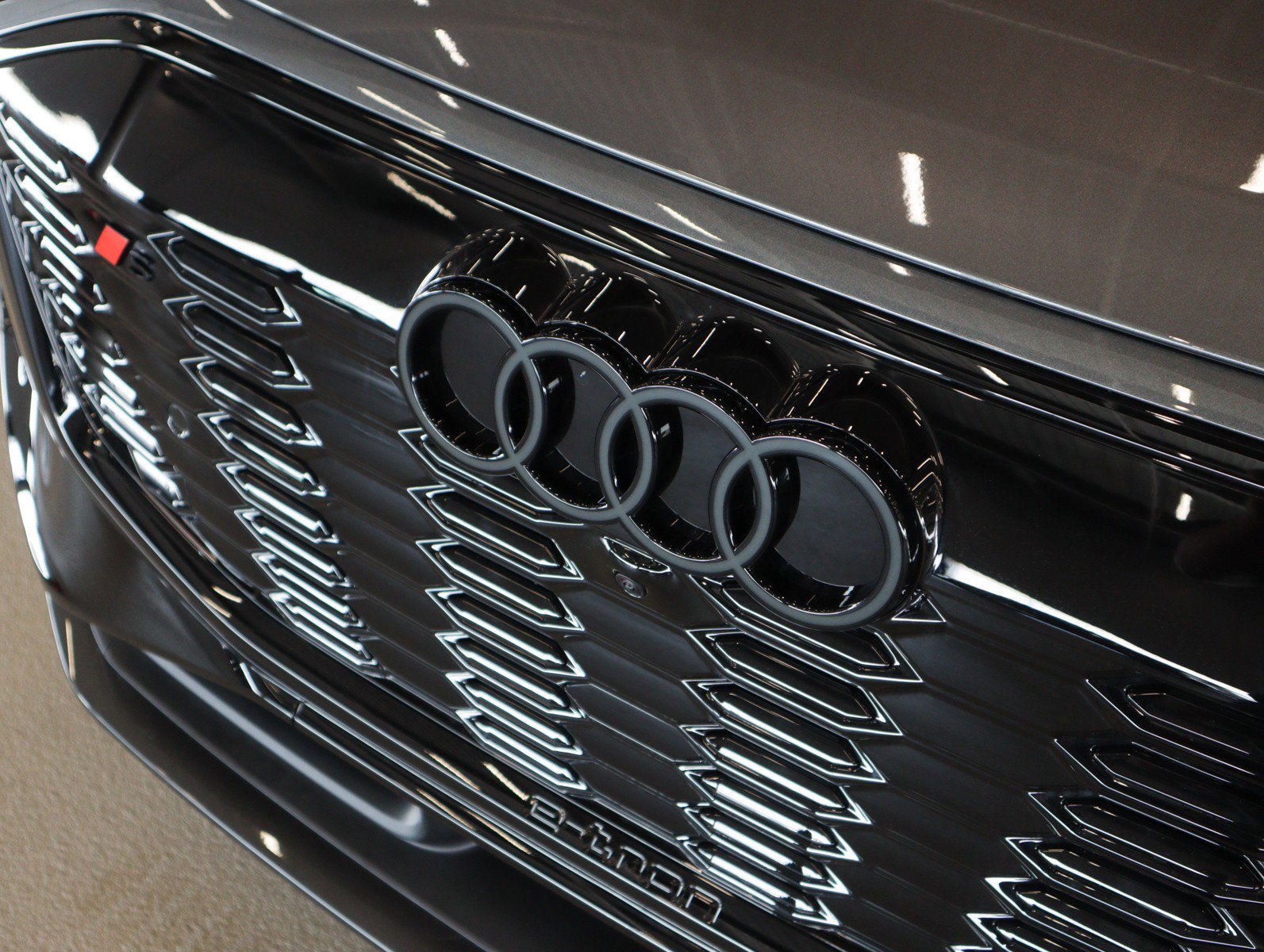 New 2027 Audi SQ6 e-tron Premium Plus AWD/4WD image 33