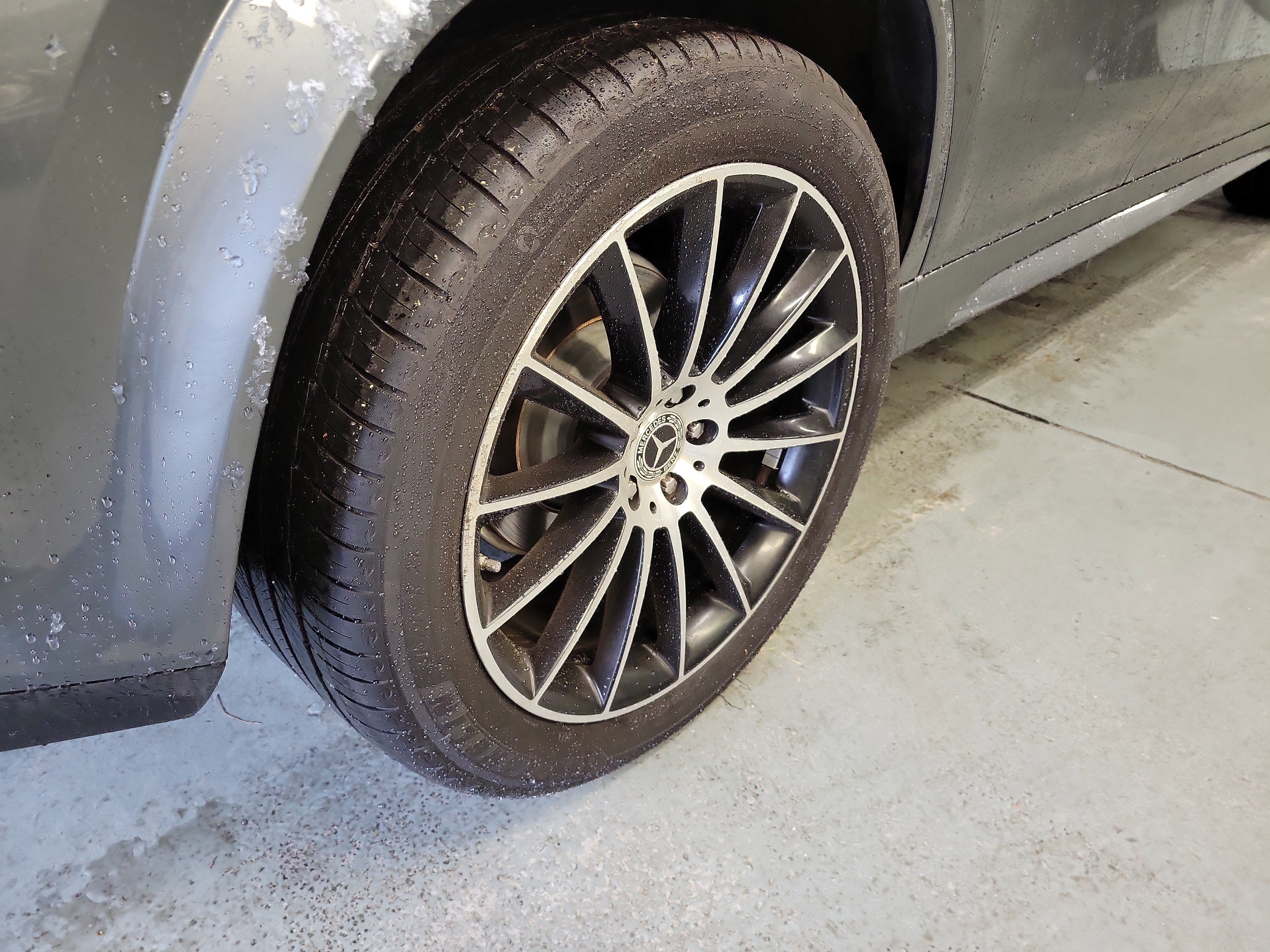 Used 2022 Mercedes-Benz GLE 350 4MATIC w/ AMG Line Exterior image 27