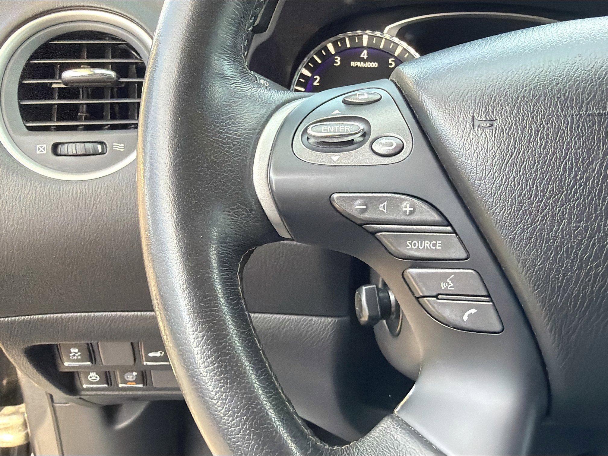 Used 2020 INFINITI QX60 Luxe image 36