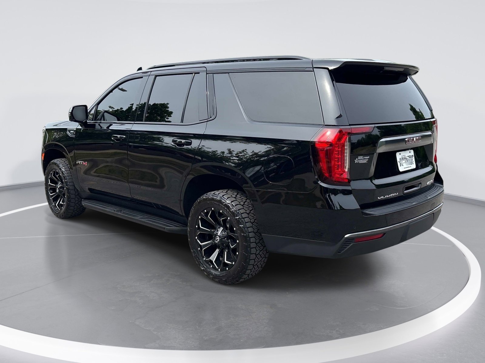 Certified 2021 GMC Yukon AT4 w/ Rear Media and Nav Package AWD/4WD image 6