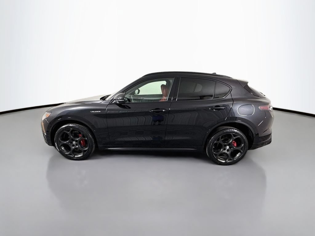 Used 2025 Alfa Romeo Stelvio Sprint w/ Veloce Package AWD/4WD image 4