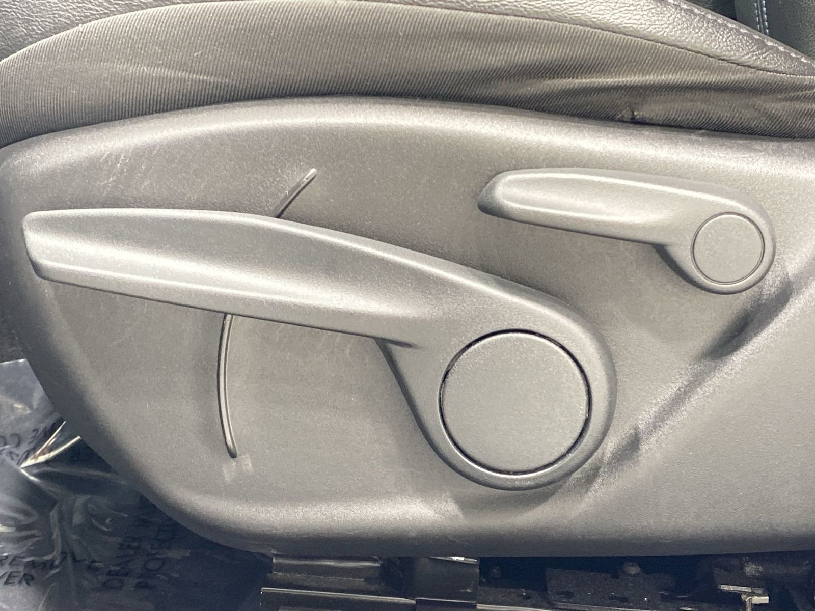 Used 2025 Jeep Compass Latitude image 12