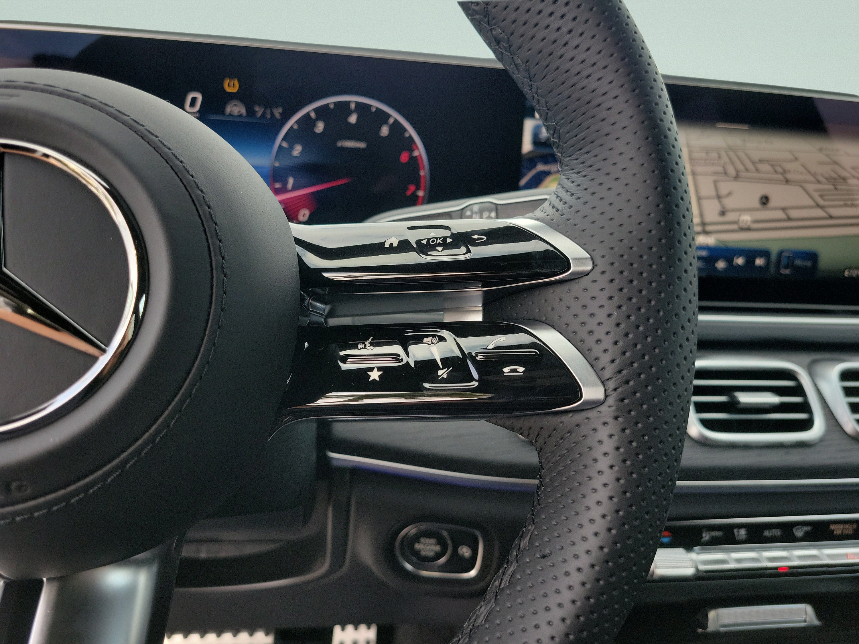 New 2026 Mercedes-Benz GLS 450 4MATIC image 24