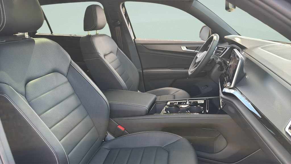 New 2026 Volkswagen Atlas Cross Sport SEL R-Line AWD/4WD image 30