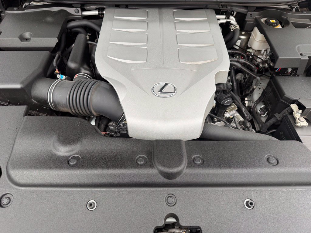 Used 2023 Lexus GX 460 Premium w/ Accessory Package AWD/4WD image 34
