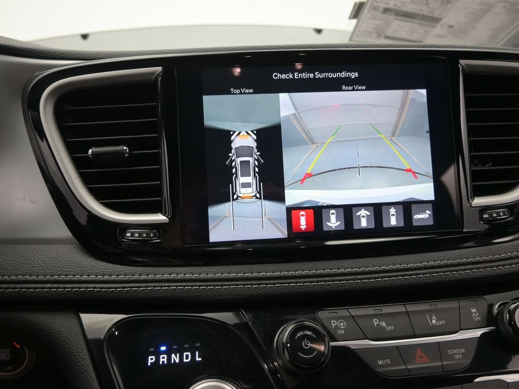 Used 2024 Chrysler Pacifica Limited FWD image 40