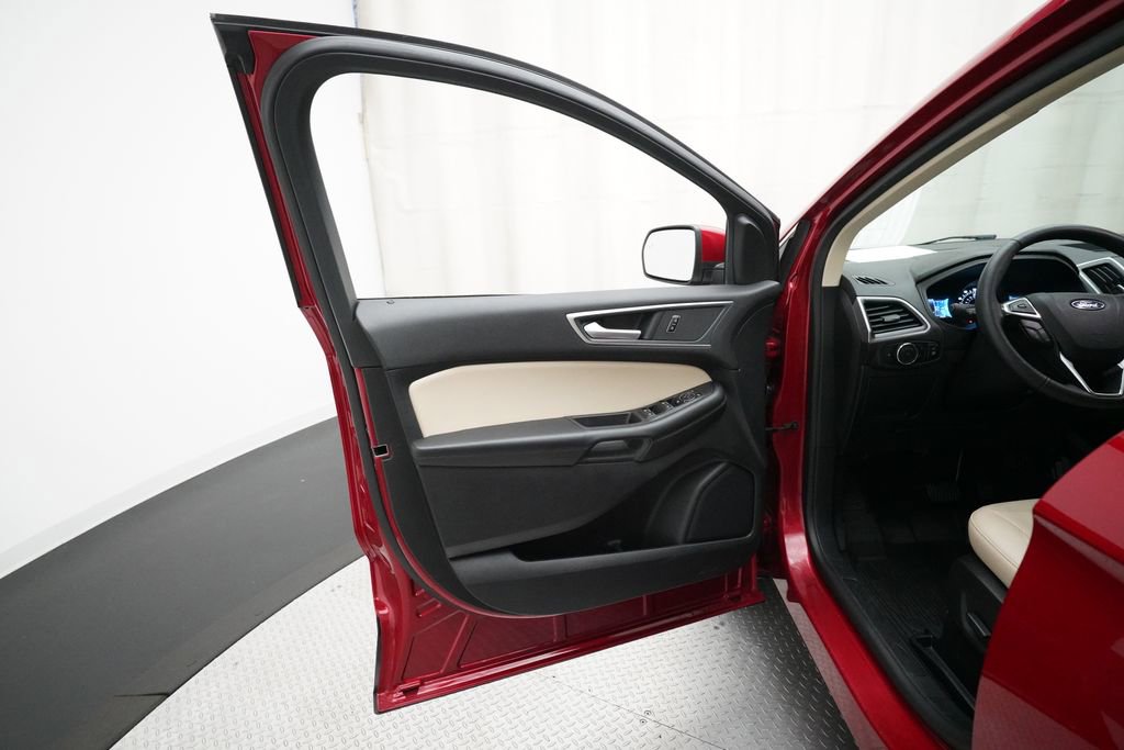 Used 2024 Ford Edge SEL w/ Convenience Package image 29