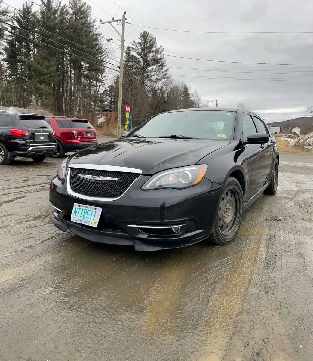 Used 2013 Chrysler 200 Limited w/ 2013.5MY 200S Special Edition image 2