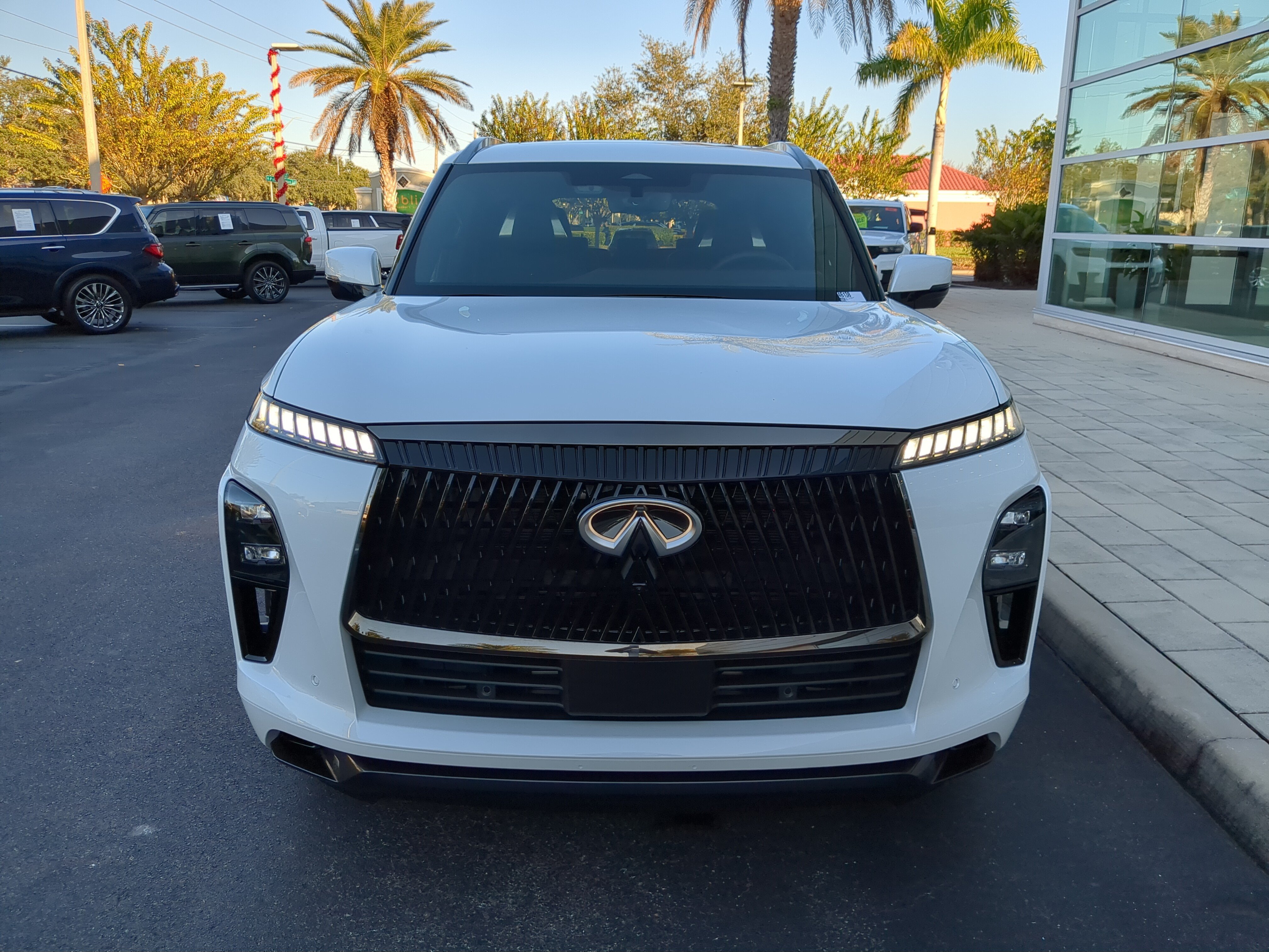 New 2026 INFINITI QX80 Autograph w/ Premium Cargo Package AWD/4WD image 2