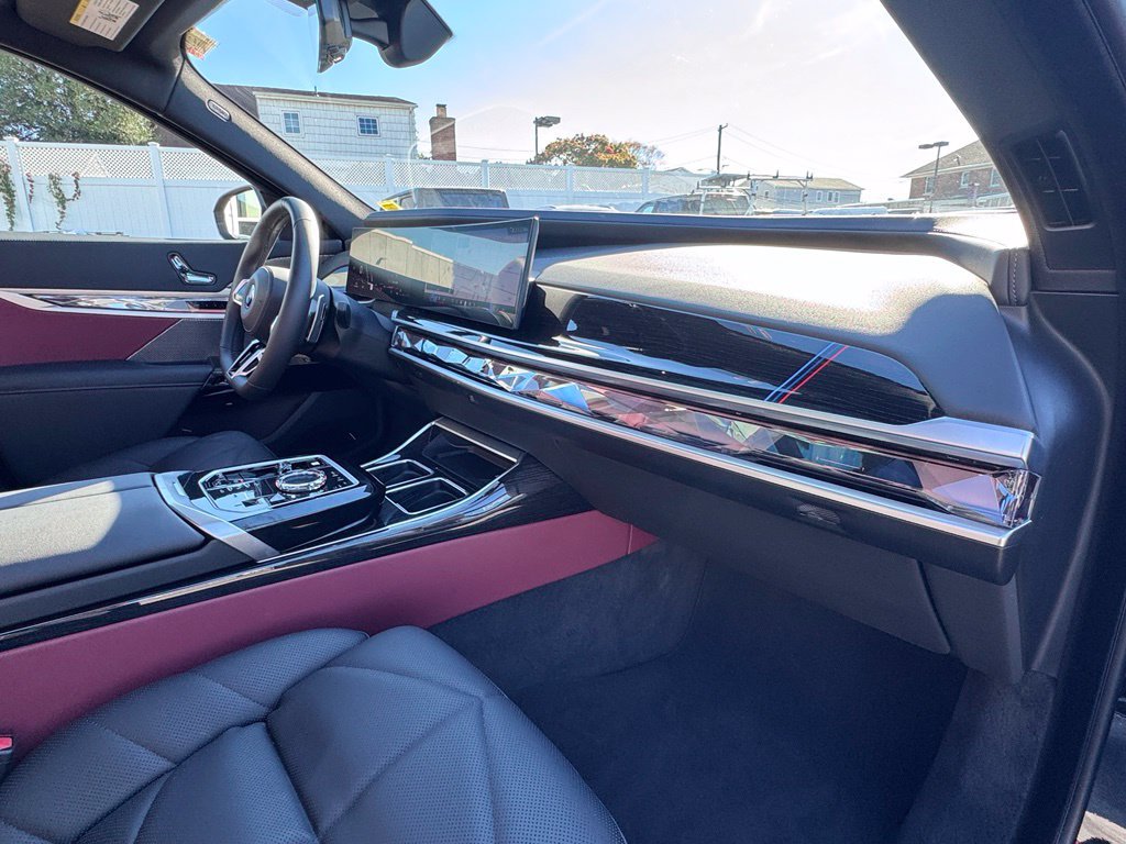 Used 2026 BMW 740i xDrive AWD/4WD image 19