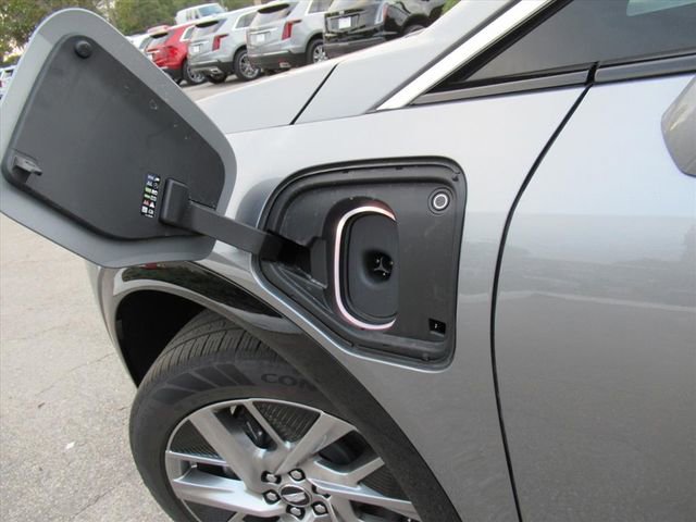 New 2026 Cadillac Optiq Luxury 1 image 8