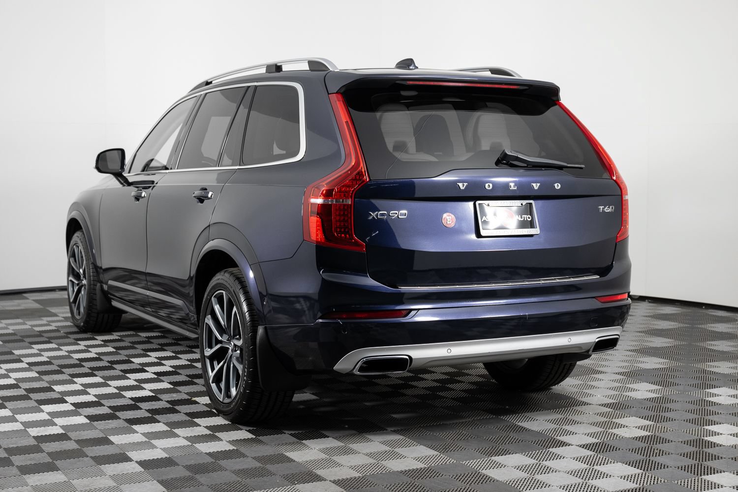 Used 2016 Volvo XC90 T6 Momentum AWD/4WD image 5
