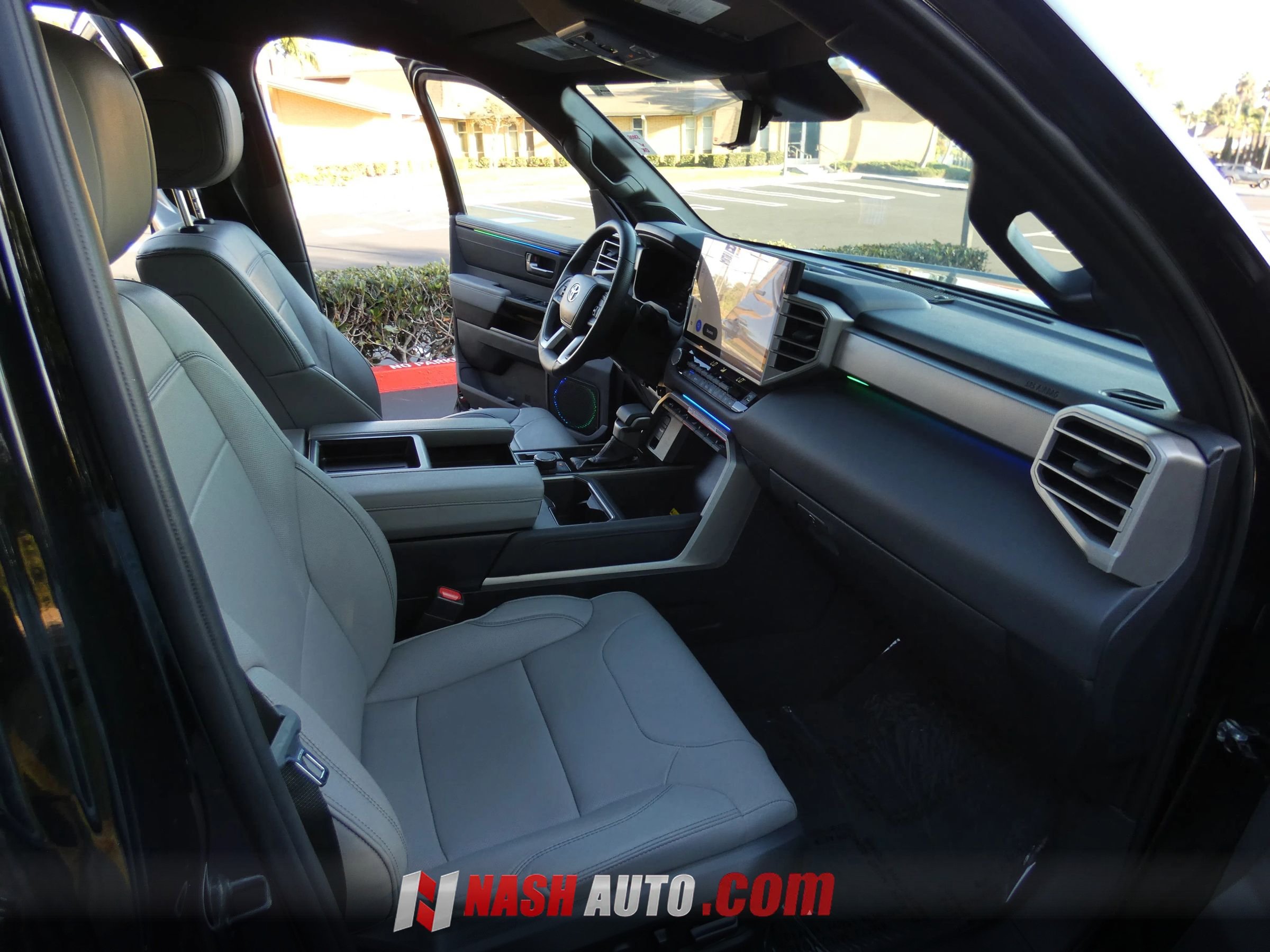 Used 2026 Toyota Tundra Limited AWD/4WD image 29