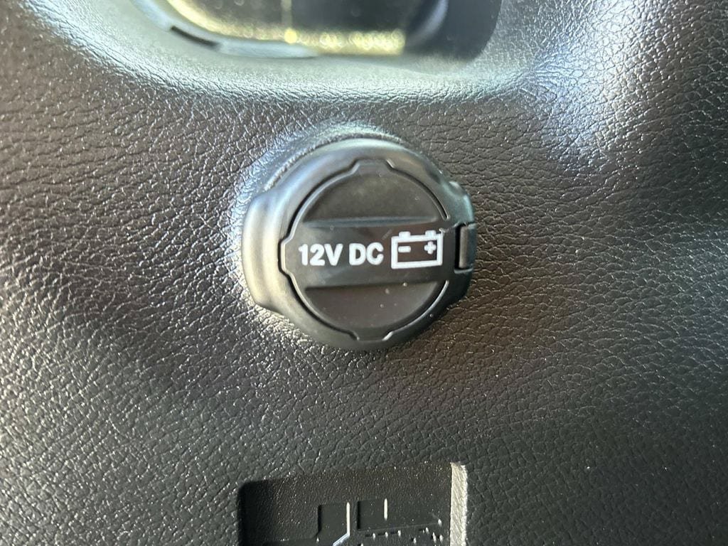 Used 2018 Jeep Wrangler Unlimited Rubicon w/ Dual Top Group AWD/4WD image 12