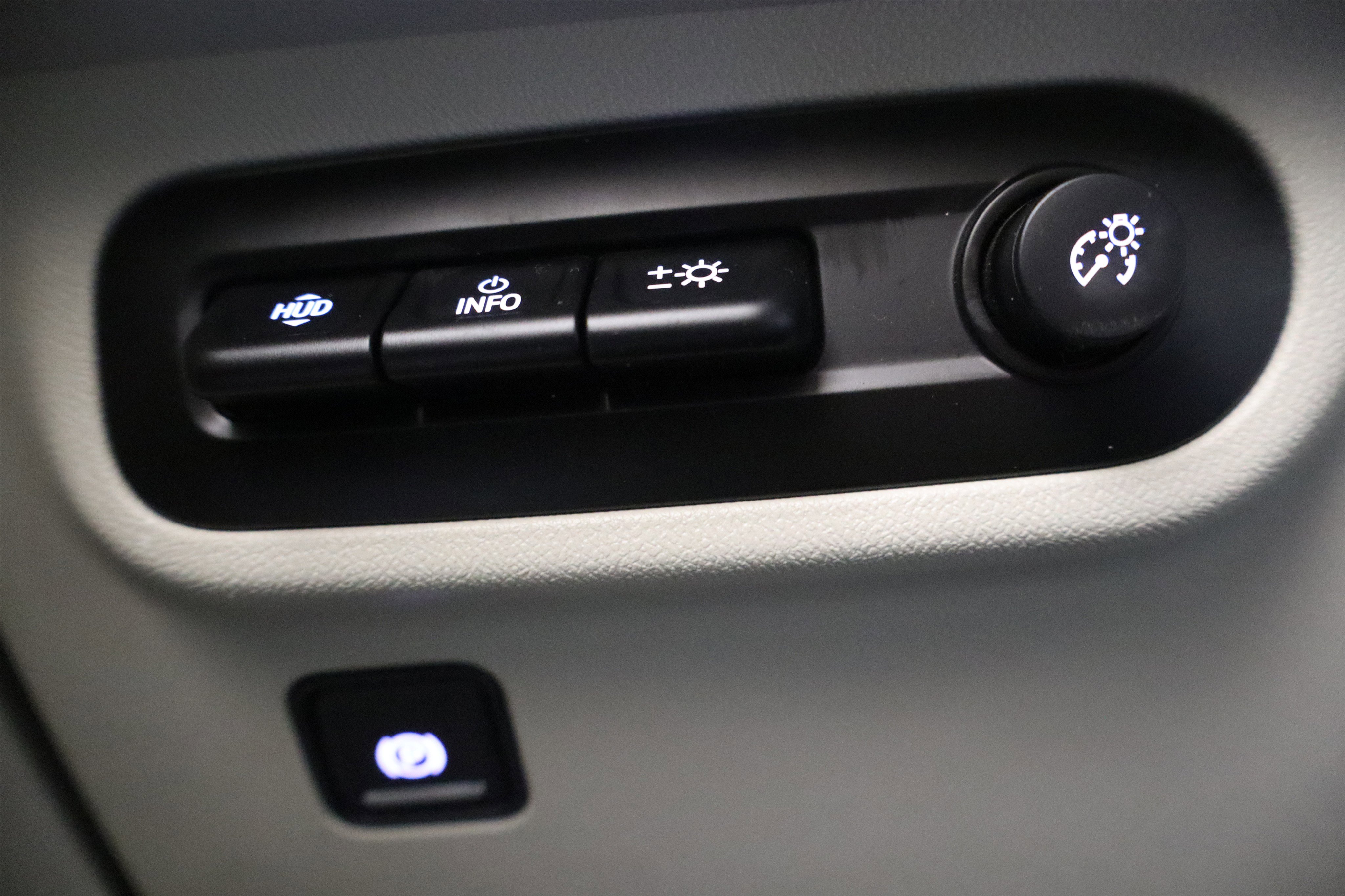 Used 2023 GMC Terrain Denali w/ Denali Premium Package image 70