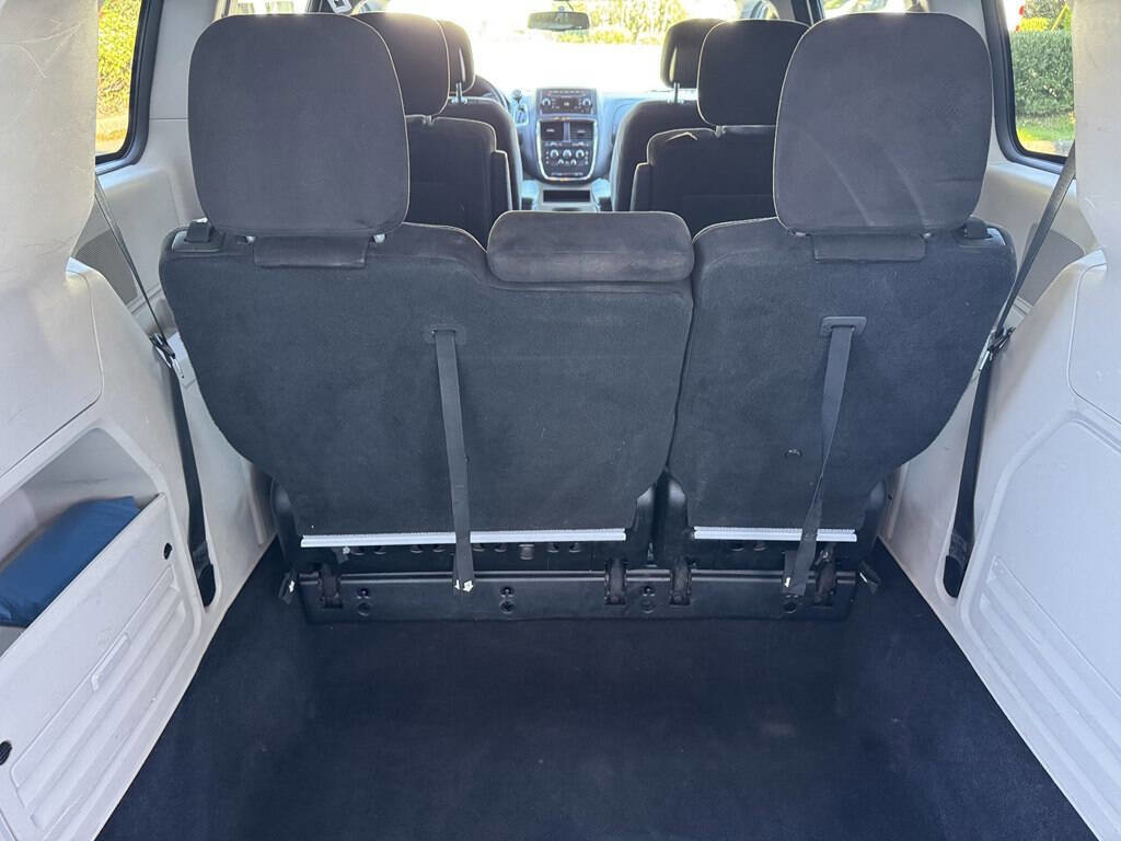 Used 2013 Dodge Grand Caravan SE FWD image 22