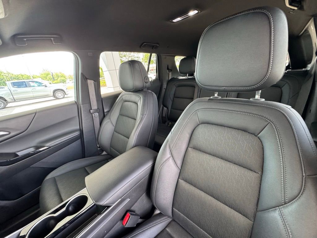Used 2025 Chevrolet Equinox LT w/ Convenience Package II AWD/4WD image 14