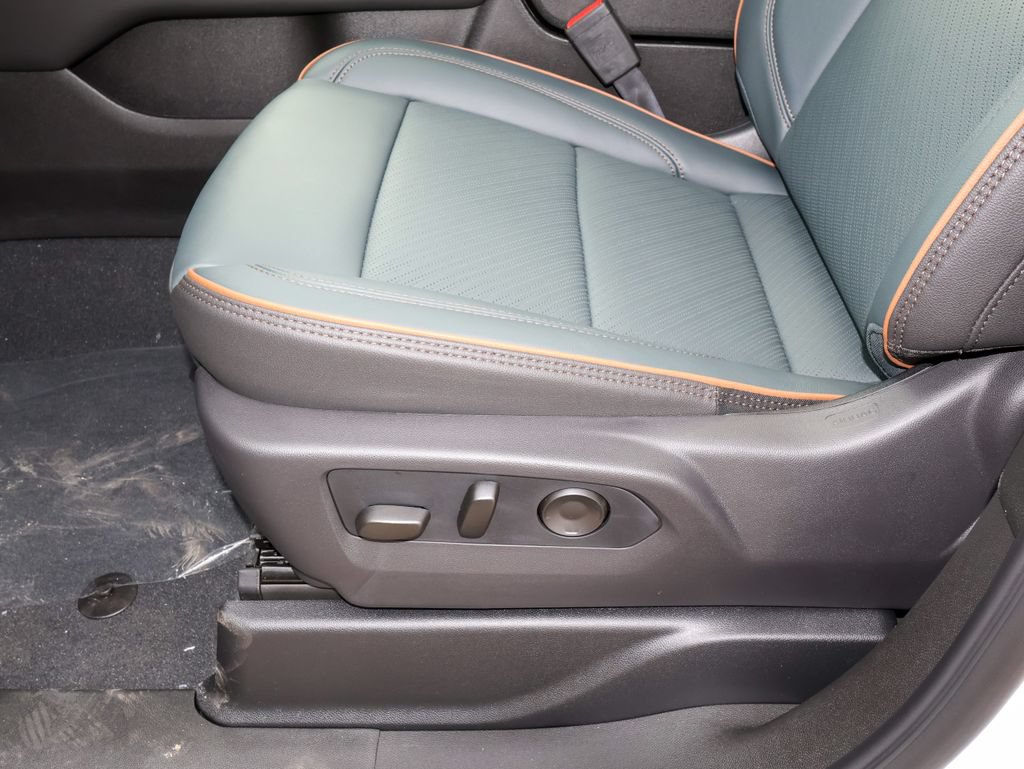 New 2026 GMC Yukon AT4 w/ AT4 Premium Plus Package AWD/4WD image 11