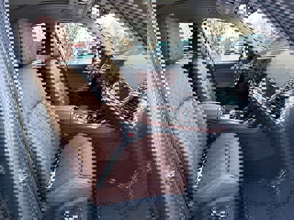 Used 2026 BMW X7 xDrive40i image 29