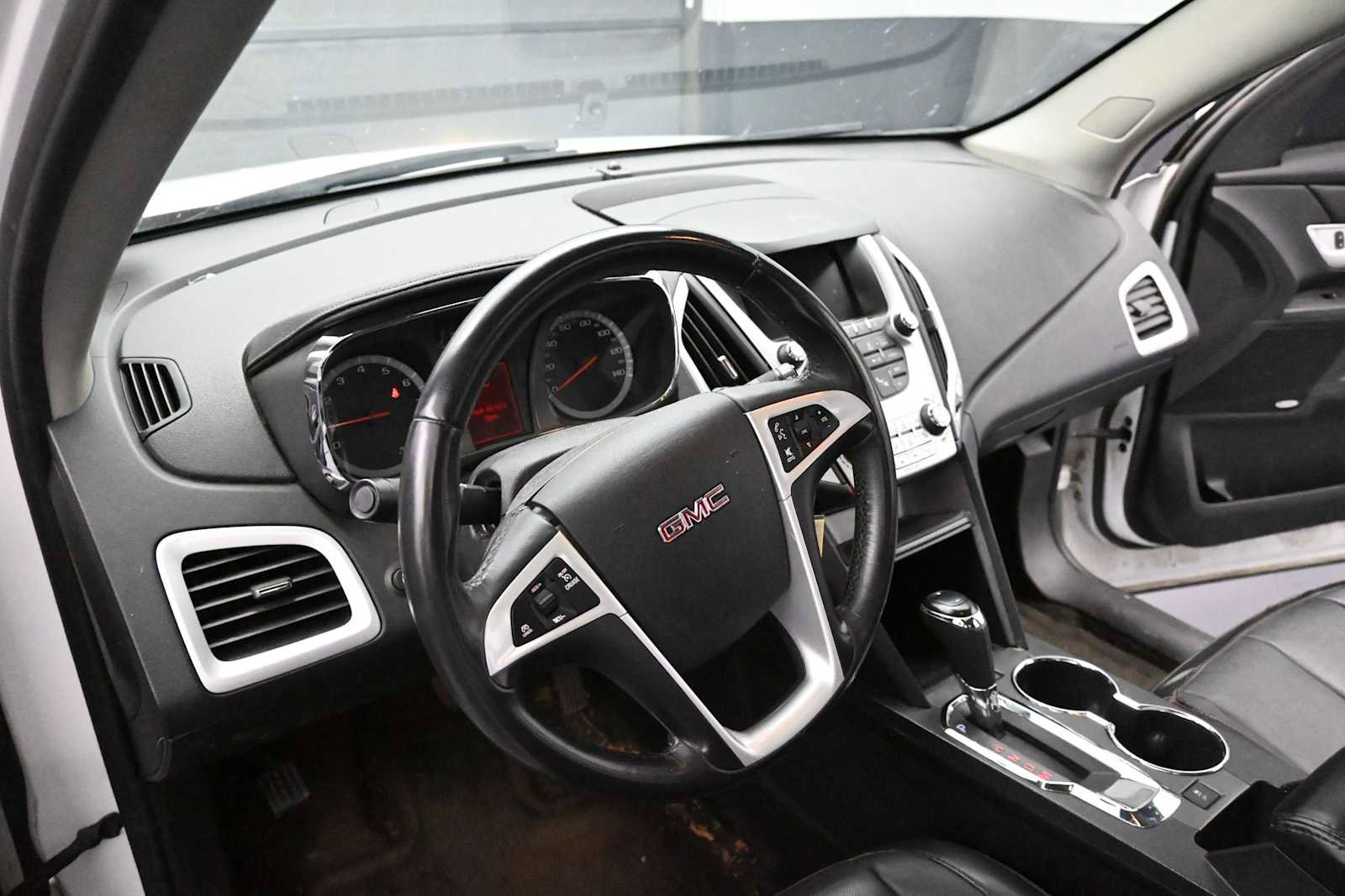 Used 2017 GMC Terrain SLT w/ Open Road Package AWD/4WD image 10