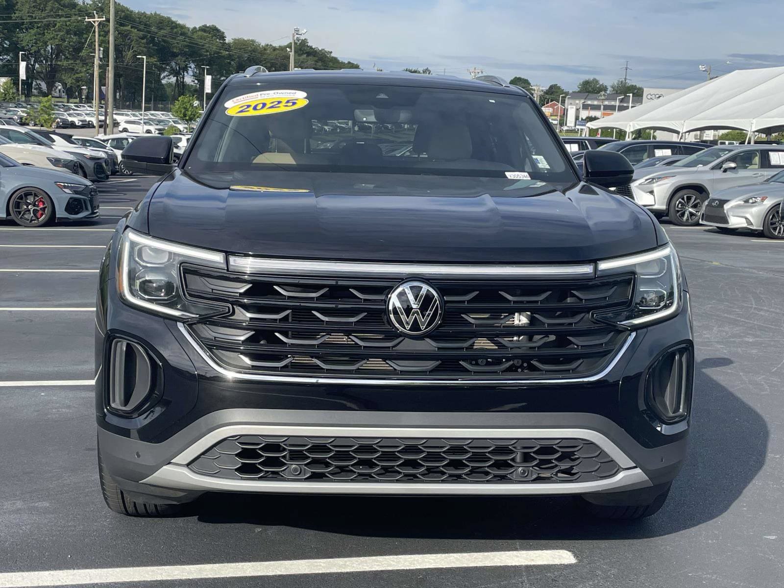 Certified 2025 Volkswagen Atlas Cross Sport SE FWD image 2