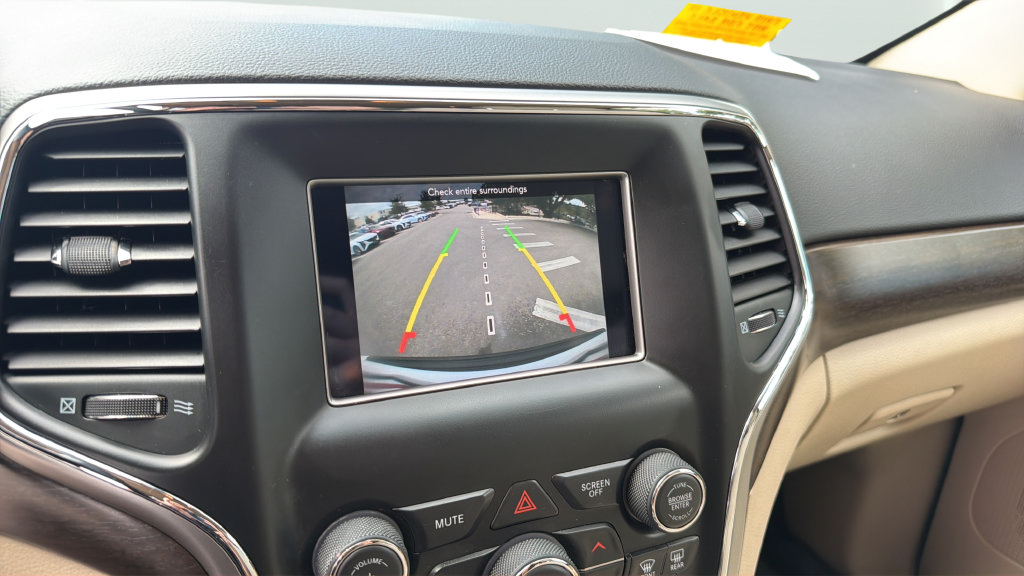 Used 2018 Jeep Grand Cherokee Laredo AWD/4WD image 21