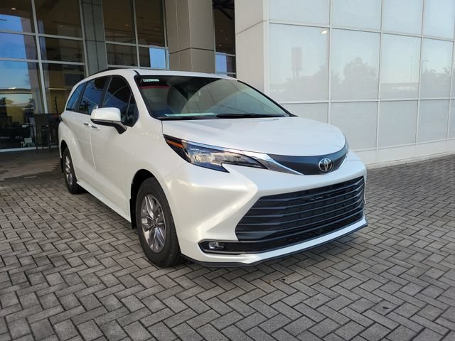New 2026 Toyota Sienna XLE