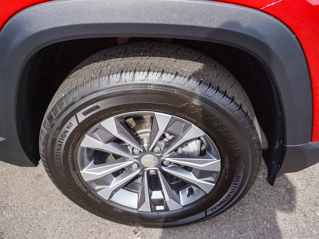 Used 2026 Chevrolet Equinox LT w/ Safety and Technology Package image 9