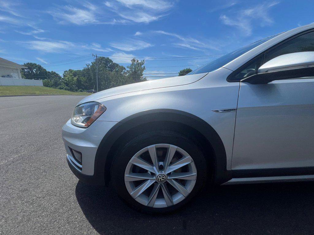 Used 2017 Volkswagen Golf Alltrack S AWD/4WD image 9